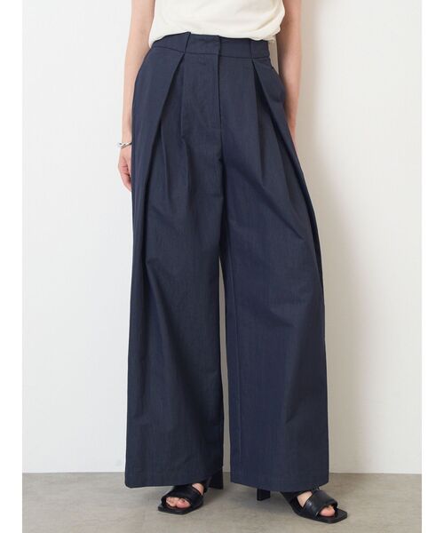 ELENDEEK(エレンディーク)の「ツイルタックワイドパンツ(その他パンツ・レディース・ベージュ/ネイビー・2/1)」の2枚目の写真