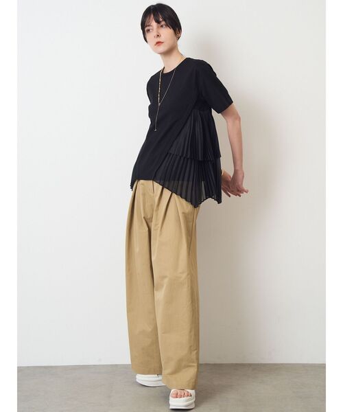 ELENDEEK(エレンディーク)の「ツイルタックワイドパンツ(その他パンツ・レディース・ベージュ/ネイビー・2/1)」の21枚目の写真