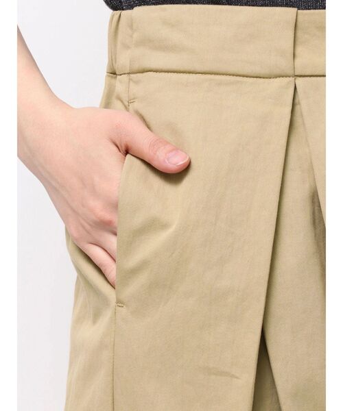 ELENDEEK(エレンディーク)の「ツイルタックワイドパンツ(その他パンツ・レディース・ベージュ/ネイビー・2/1)」の10枚目の写真