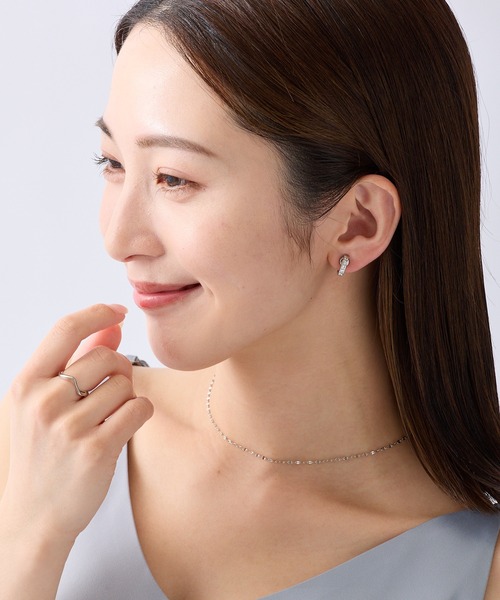 CALIN STANDARD(カリンスタンダード)の「◆金属アレルギー対応◆◆made in japan◆【痛くない】【落ちにくい】【片手で簡単】 ビジューライン マグネットイヤリング(イヤリング・レディース・ゴールド/シルバー・FREE)」の4枚目の写真