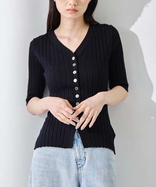 STUDIOUS（ステュディオス）の「【STUDIOUS/ステュディオス】Silk Viscose Wide Rib Cardigan/シルクビスコースリブカーディガン（カーディガン/ボレロ・レディース・ライトピンク/ブラック/ダークグレー/オフホワイト・FREE）」の3枚目の写真