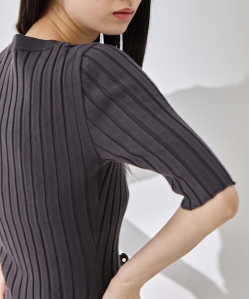 STUDIOUS（ステュディオス）の「【STUDIOUS/ステュディオス】Silk Viscose Wide Rib Cardigan/シルクビスコースリブカーディガン（カーディガン/ボレロ・レディース・ライトピンク/ブラック/ダークグレー/オフホワイト・FREE）」の5枚目の写真