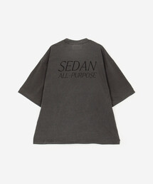 SEDAN ALL-PURPOSE（セダンオールパーパス）の「SEDAN ALL-PURPOSE | ガーメントダイ ロゴTシャツ MEN（Tシャツ/カットソー）」