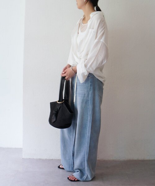 LOUNGEDRESS(ラウンジドレス)の「ライトドロストデニムパンツ(デニムパンツ・レディース・ブルー・MEDIUM/SMALL)」の4枚目の写真