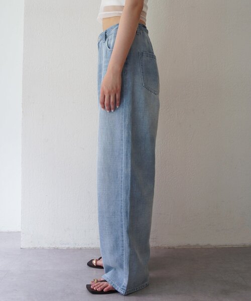 LOUNGEDRESS(ラウンジドレス)の「ライトドロストデニムパンツ(デニムパンツ・レディース・ブルー・MEDIUM/SMALL)」の11枚目の写真
