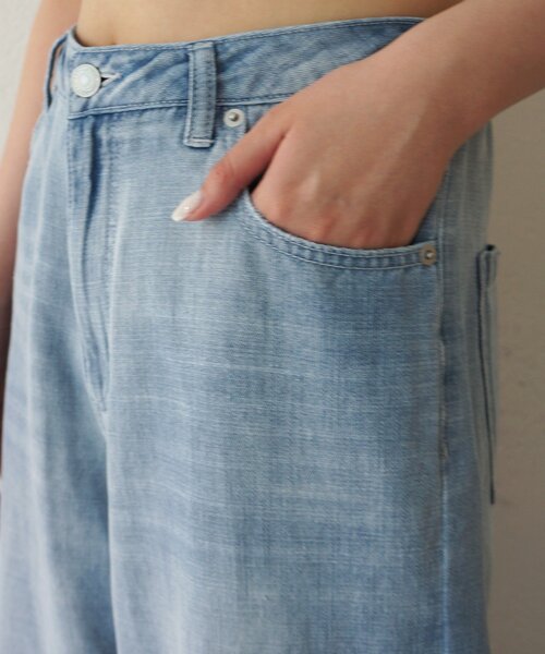 LOUNGEDRESS(ラウンジドレス)の「ライトドロストデニムパンツ(デニムパンツ・レディース・ブルー・MEDIUM/SMALL)」の15枚目の写真