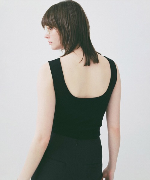 CLANE(クラネ)の「SQUARE TANK KNIT TOPS(ニット/セーター・レディース・ベージュ/ブラック/ピンク・1/2)」の1枚目の写真