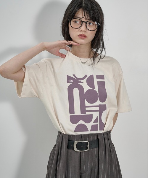 THE YOn(ザヨン)の「フロッキープリントハーフスリーブTシャツ(Tシャツ/カットソー・レディース・ブラウン/アイボリー/オフホワイト・FREE)」の9枚目の写真