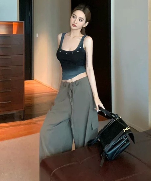 VIBGYOR(ヴィブジョー)の「カップ付き スプレー加工 ハトメ付きタンクトップ(CZ)(タンクトップ・レディース・ホワイト系その他/ブラック系・FREE)」の11枚目の写真