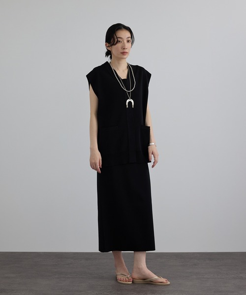 SALON adam et rope'(サロン アダム エ ロペ)の「ベルト付きロングニットジレ / セットアップ対応(ベスト・レディース・ブラック/ブラウン・FREE)」の22枚目の写真