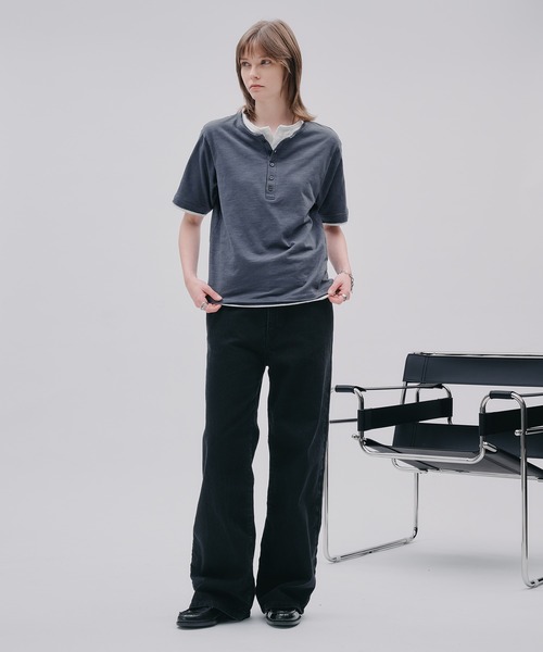 SELLE GLANT（セレグランテ）の「LAYERED HENLEY NECK SLUB T-SHIRT/レイヤードスタイルヘンリーネックスラブTシャツ（Tシャツ/カットソー・メンズ・ブラック系その他/ネイビー/ダークブラウン/ブラック・SMALL/MEDIUM/LARGE）」の16枚目の写真