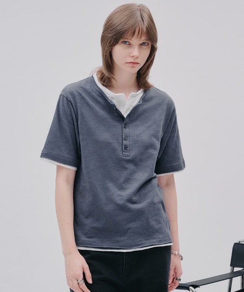 SELLE GLANT（セレグランテ）の「LAYERED HENLEY NECK SLUB T-SHIRT/レイヤードスタイルヘンリーネックスラブTシャツ（Tシャツ/カットソー・メンズ・ブラック系その他/ネイビー/ダークブラウン/ブラック・SMALL/MEDIUM/LARGE）」の22枚目の写真