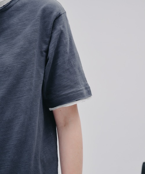 SELLE GLANT（セレグランテ）の「LAYERED HENLEY NECK SLUB T-SHIRT/レイヤードスタイルヘンリーネックスラブTシャツ（Tシャツ/カットソー・メンズ・ブラック系その他/ネイビー/ダークブラウン/ブラック・SMALL/MEDIUM/LARGE）」の8枚目の写真