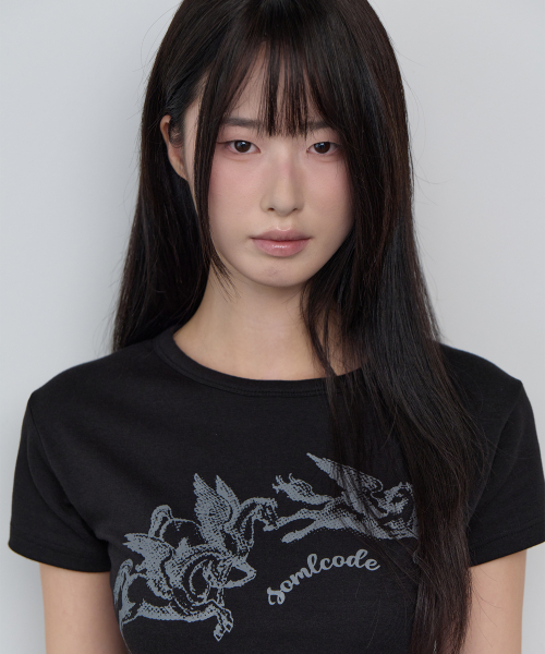 5OML(オーオーエムエル)の「ホース スリムクロップショートスリーブブラック(Tシャツ/カットソー・レディース・ブラック・FREE)」の2枚目の写真