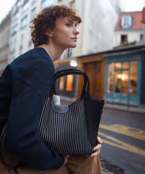 q bag paris(キューバッグパリ)の「tricote colonnette トリコット コロネット 2way トートバッグ ショルダーバッグ ニット(トートバッグ・レディース・ブラウン系その他/ブラック系その他/ベージュ系その他/アイボリー/テラコッタ/ブラック/ブラウン/ブラウン系その他2/ベージュ系その他2/ライトグレー/ブラック系その他2・FREE)」の1枚目の写真