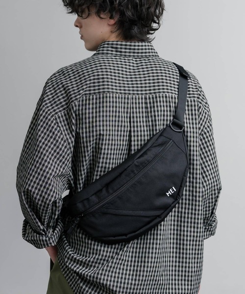 MEI（メイ）の「MEI メイ BOTTOMLINE L ハーフムーンショルダーバッグ/ボディバッグ（ショルダーバッグ・メンズ・ベージュ/グレー/ブラック・FREE）」の4枚目の写真