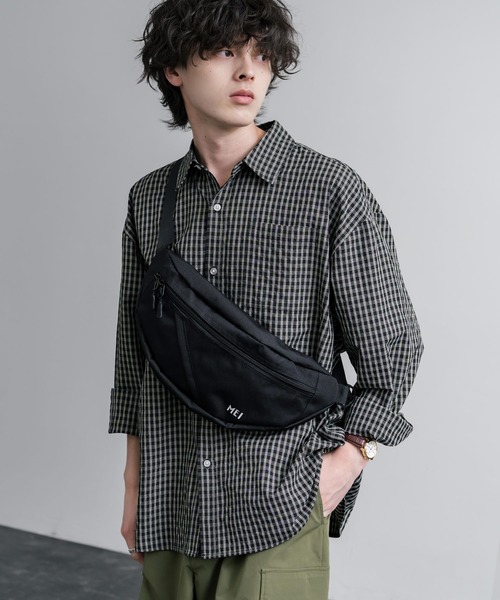 MEI（メイ）の「MEI メイ BOTTOMLINE L ハーフムーンショルダーバッグ/ボディバッグ（ショルダーバッグ・メンズ・ベージュ/グレー/ブラック・FREE）」の5枚目の写真