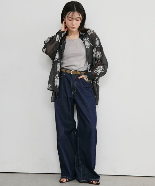 Doux archives(ドゥアルシーヴ)の「フラワー刺繍シアーオーバーシャツ(シャツ/ブラウス・レディース・ブラック/グレイッシュベージュ/アイボリー・FREE)」の5枚目の写真