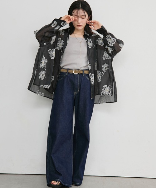 Doux archives(ドゥアルシーヴ)の「フラワー刺繍シアーオーバーシャツ(シャツ/ブラウス・レディース・ブラック/グレイッシュベージュ/アイボリー・FREE)」の13枚目の写真