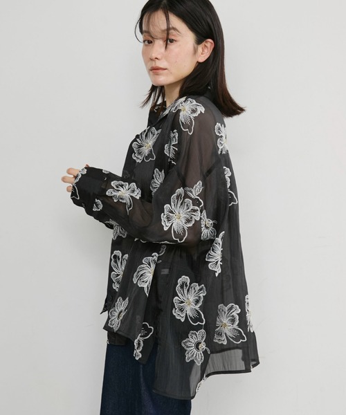Doux archives(ドゥアルシーヴ)の「フラワー刺繍シアーオーバーシャツ(シャツ/ブラウス・レディース・ブラック/グレイッシュベージュ/アイボリー・FREE)」の16枚目の写真