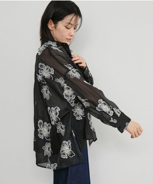 Doux archives(ドゥアルシーヴ)の「フラワー刺繍シアーオーバーシャツ(シャツ/ブラウス・レディース・ブラック/グレイッシュベージュ/アイボリー・FREE)」の19枚目の写真