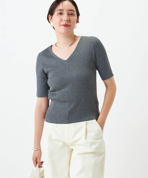 NOLLEY’S Sophi(ノーリーズソフィ)の「【BECシリーズ】《手洗い可能》ラメリブ両前プルオーバー(ニット/セーター・レディース・ベージュ/ダークブラウン/グレー/ベビーピンク・38)」の17枚目の写真