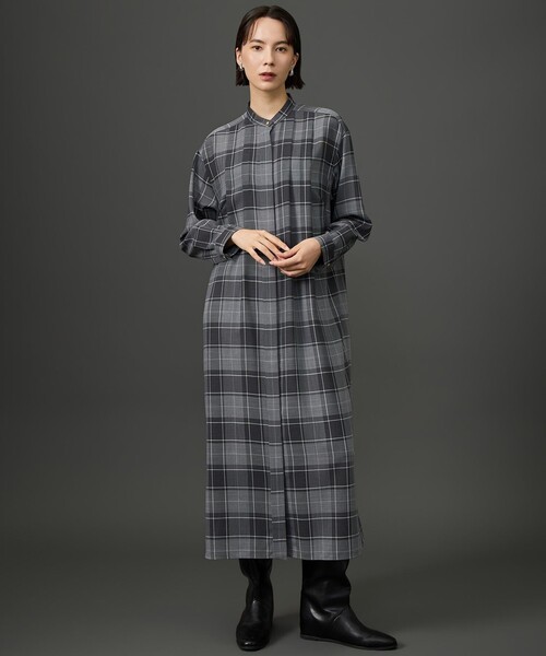 自由区(ジユウク)の「TWハイツイストビエラチェック柄バンドカラー ワンピース(シャツワンピース・レディース・ダークブラウン系4/グレー系4・40/38)」の2枚目の写真