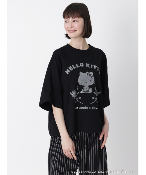H.A.K(ハク)の「H.A.K×HELLO KITTY ハローキティとバラ かすれグリッタープリントTシャツ(Tシャツ/カットソー・レディース・ホワイト/グレー/ブラック・FREE)」の2枚目の写真