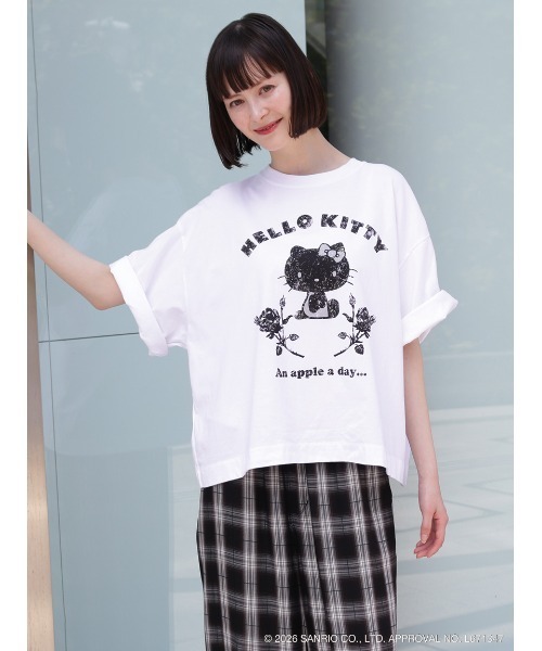 H.A.K(ハク)の「H.A.K×HELLO KITTY ハローキティとバラ かすれグリッタープリントTシャツ(Tシャツ/カットソー・レディース・ホワイト/グレー/ブラック・FREE)」の4枚目の写真