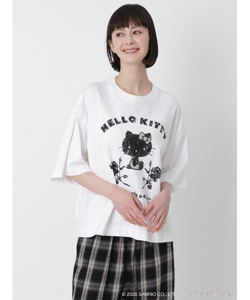 H.A.K(ハク)の「H.A.K×HELLO KITTY ハローキティとバラ かすれグリッタープリントTシャツ(Tシャツ/カットソー・レディース・ホワイト/グレー/ブラック・FREE)」の19枚目の写真