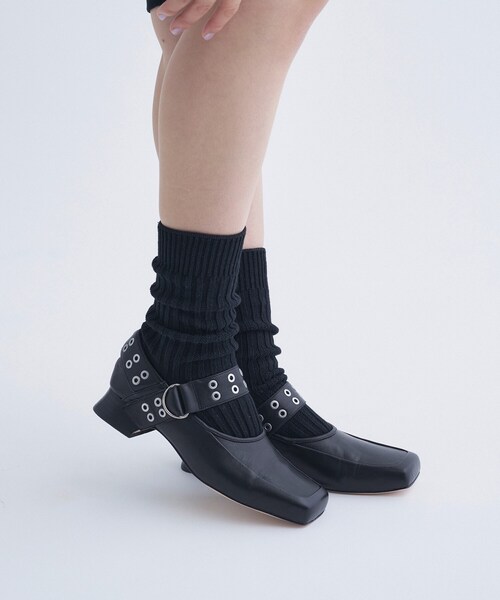 ALM.(アルム)の「ALM.|JEWELER LEATHER PUMPS(パンプス・レディース・ブラック・18/17/16)」の1枚目の写真