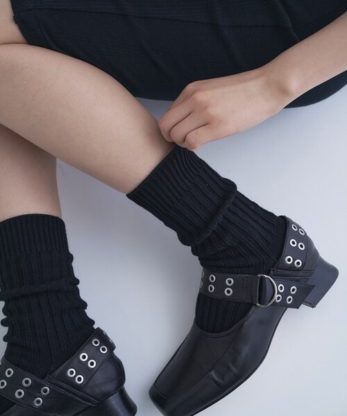 ALM.(アルム)の「ALM.|JEWELER LEATHER PUMPS(パンプス・レディース・ブラック・18/17/16)」の4枚目の写真
