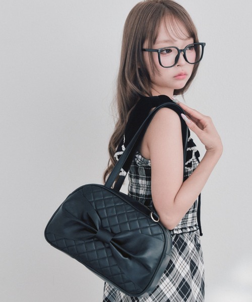 OLIVE des OLIVE(オリーブデオリーブ)の「キルティングリボンボストンバッグ(ボストンバッグ・レディース・アイボリー/ピンク/ブラック・FREE)」の8枚目の写真