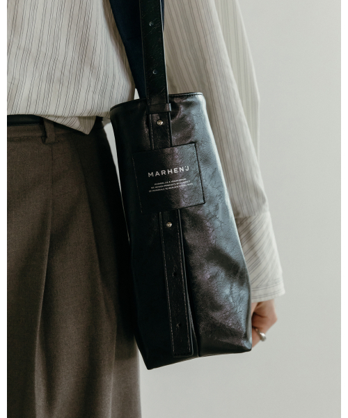 MARHEN.J(マルヘンジェイ)の「NIA 2way Shoulder Bag(ショルダーバッグ・レディース・ブラック・FREE)」の2枚目の写真