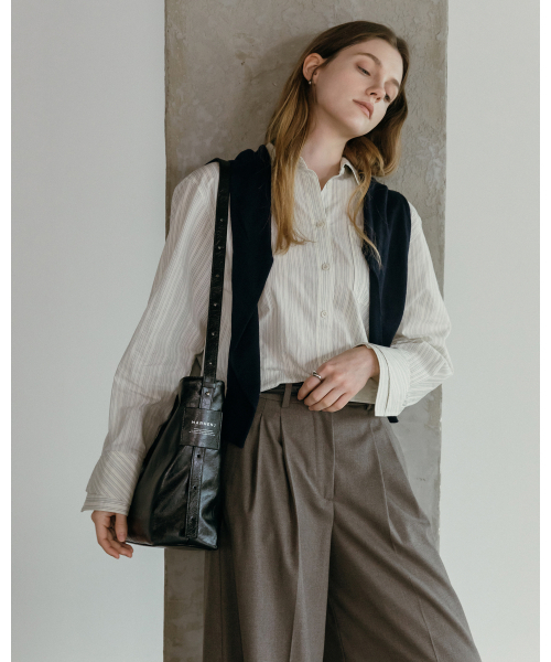 MARHEN.J(マルヘンジェイ)の「NIA 2way Shoulder Bag(ショルダーバッグ・レディース・ブラック・FREE)」の3枚目の写真