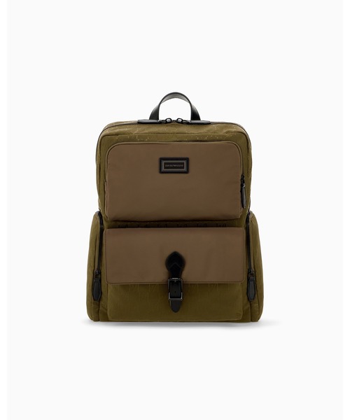 EMPORIO ARMANI(エンポリオアルマーニ)の「【エンポリオ アルマーニ】バックル付きフラップ マルチポケット バックパック(バックパック/リュック・メンズ・カーキ系/ブラック系・FREE)」の2枚目の写真