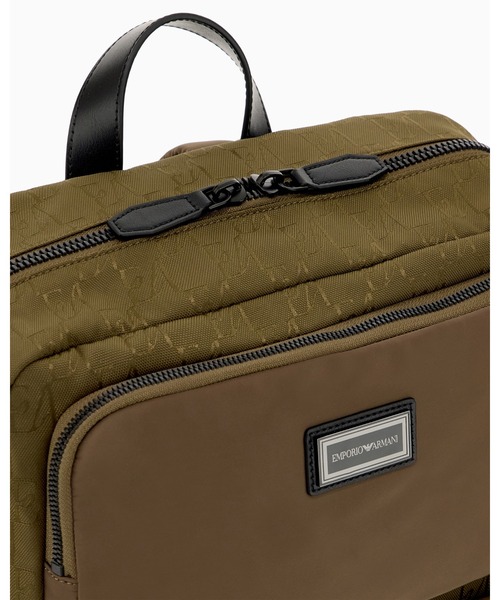EMPORIO ARMANI(エンポリオアルマーニ)の「【エンポリオ アルマーニ】バックル付きフラップ マルチポケット バックパック(バックパック/リュック・メンズ・カーキ系/ブラック系・FREE)」の5枚目の写真