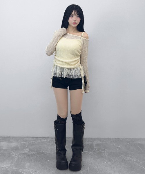 FOLLOWIN(フォロウィン)の「【2WAY/2点セット】オフショルダーシャーリングトップス+レースキャミ(Tシャツ/カットソー・レディース・ブラック/グレー/アイボリー・FREE)」の12枚目の写真