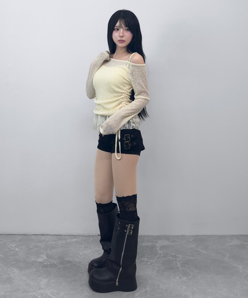 FOLLOWIN(フォロウィン)の「【2WAY/2点セット】オフショルダーシャーリングトップス+レースキャミ(Tシャツ/カットソー・レディース・ブラック/グレー/アイボリー・FREE)」の13枚目の写真