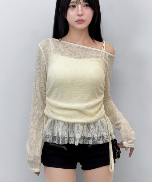 FOLLOWIN(フォロウィン)の「【2WAY/2点セット】オフショルダーシャーリングトップス+レースキャミ(Tシャツ/カットソー・レディース・ブラック/グレー/アイボリー・FREE)」の5枚目の写真