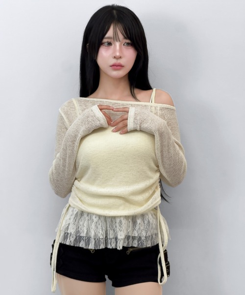 FOLLOWIN(フォロウィン)の「【2WAY/2点セット】オフショルダーシャーリングトップス+レースキャミ(Tシャツ/カットソー・レディース・ブラック/グレー/アイボリー・FREE)」の6枚目の写真
