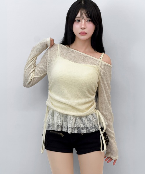 FOLLOWIN(フォロウィン)の「【2WAY/2点セット】オフショルダーシャーリングトップス+レースキャミ(Tシャツ/カットソー・レディース・ブラック/グレー/アイボリー・FREE)」の4枚目の写真
