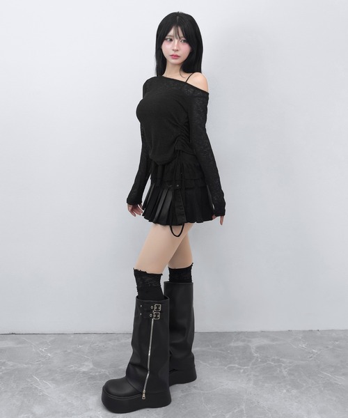 FOLLOWIN(フォロウィン)の「【2WAY/2点セット】オフショルダーシャーリングトップス+レースキャミ(Tシャツ/カットソー・レディース・ブラック/グレー/アイボリー・FREE)」の22枚目の写真