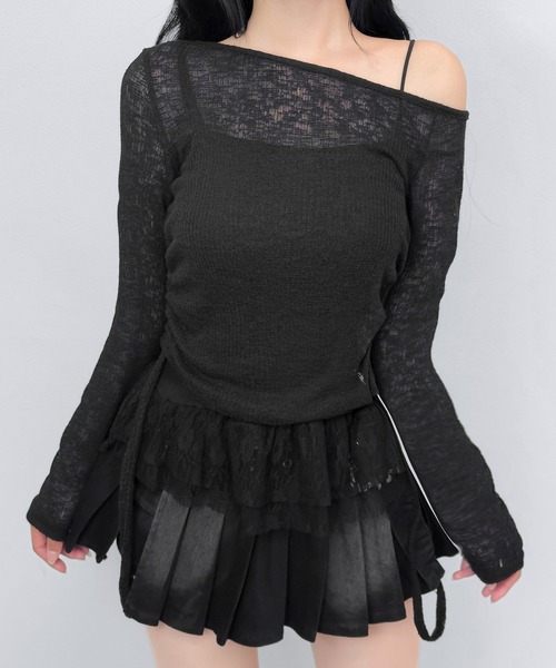 FOLLOWIN(フォロウィン)の「【2WAY/2点セット】オフショルダーシャーリングトップス+レースキャミ(Tシャツ/カットソー・レディース・ブラック/グレー/アイボリー・FREE)」の19枚目の写真