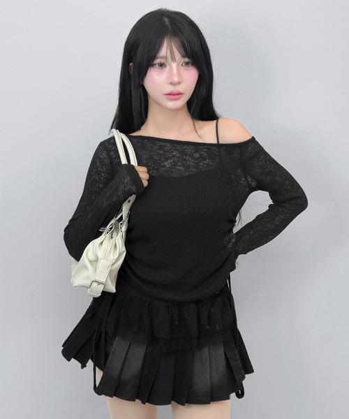 FOLLOWIN(フォロウィン)の「【2WAY/2点セット】オフショルダーシャーリングトップス+レースキャミ(Tシャツ/カットソー・レディース・ブラック/グレー/アイボリー・FREE)」の14枚目の写真