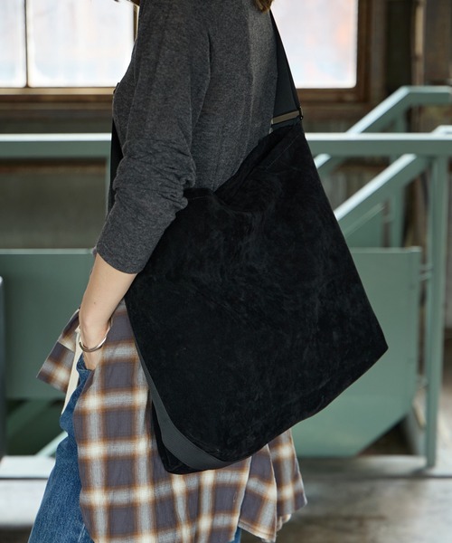 GEORGE'S(ジョージズ)の「ECO SUEDE BAG(ショルダーバッグ・レディース・ブラック/ブラウン/アイボリー・FREE)」の9枚目の写真