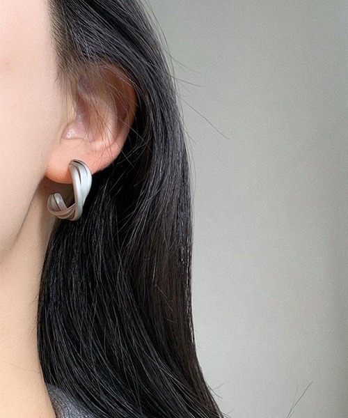 Bz/マットシルバーツイストピアス/両耳用/ユニセックス(T3)（ピアス