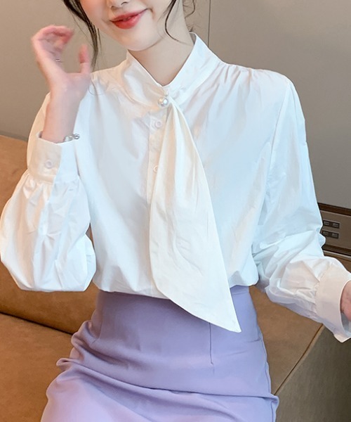 AMAJI(アマジ)の「ボウタイ コットン 長袖白シャツ(シャツ/ブラウス・レディース・ホワイト・SMALL/MEDIUM/LARGE/X-LARGE)」の2枚目の写真