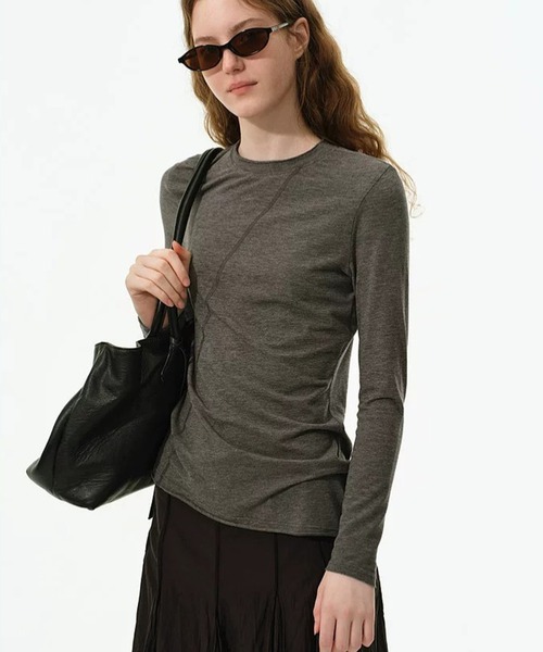 Fano Studios(ファノ ストゥディオズ)の「アシンメトリー ステッチトップス FQ26S196【Fano Studios】【2026AW】(Tシャツ/カットソー・レディース・グレー・M/L/S)」の6枚目の写真
