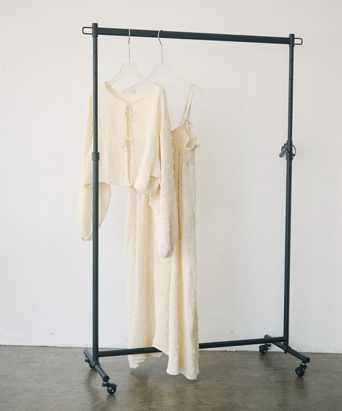 Crisp(クリスプ)の「crinkle volume cami onepiece / クリンクルボリュームキャミワンピース(ワンピース・レディース・ブラック/アイボリー・FREE)」の17枚目の写真